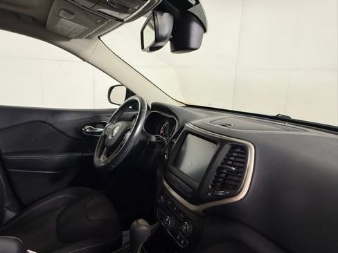 Used 2015 Jeep Cherokee Latitude w/ Comfort/Convenience Group image 31