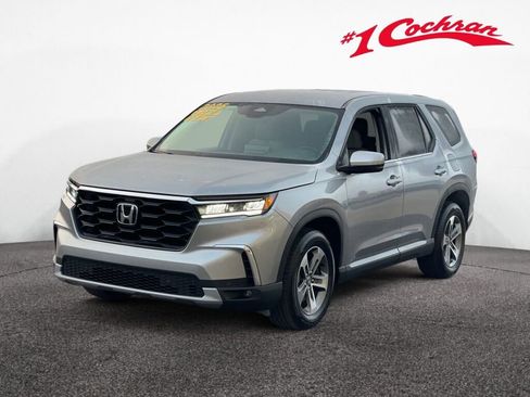 Used 2025 Honda Pilot EX-L image 3