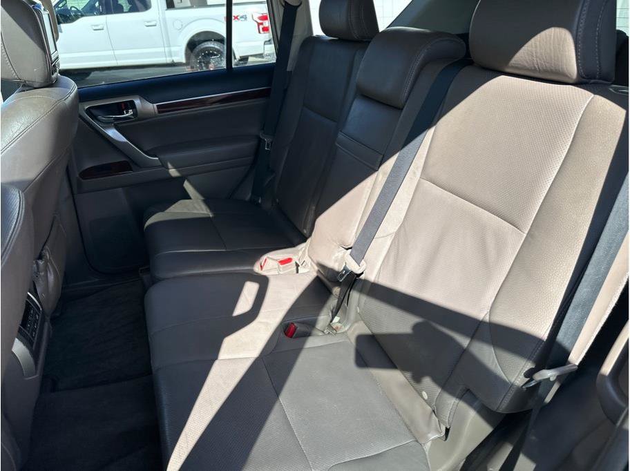 Used 2011 Lexus GX 460 w/ Convenience Pkg AWD/4WD image 26