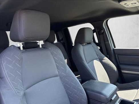 Certified 2025 Toyota Tacoma SR5 AWD/4WD image 28
