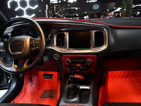 Used 2017 Dodge Charger R/T image 38