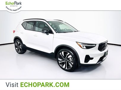 Used 2025 Volvo XC40 B5 Plus
