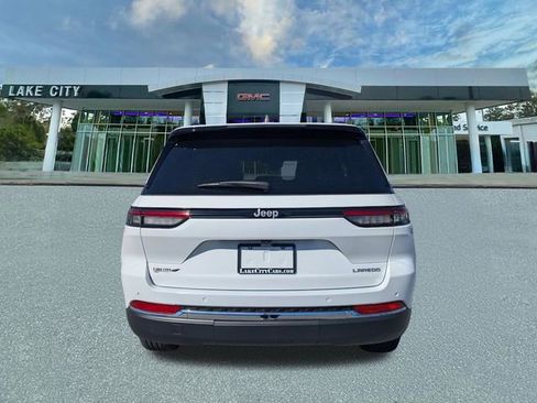 Used 2025 Jeep Grand Cherokee Laredo X image 5