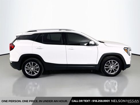 Used 2022 GMC Terrain SLT w/ LPO, Floor Liner Package image 4