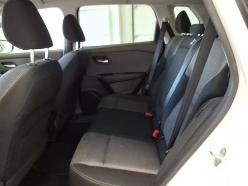 Used 2021 Nissan Rogue SV FWD image 12