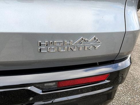 New 2026 Chevrolet Traverse High Country w/ LPO, Floor Liner Package image 9