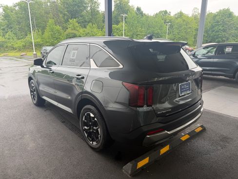 Used 2024 Kia Sorento S w/ Panoramic Sunroof Package AWD/4WD image 7