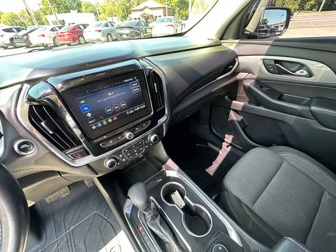 Used 2021 Chevrolet Traverse LT w/ LPO, Floor Liner Package image 22