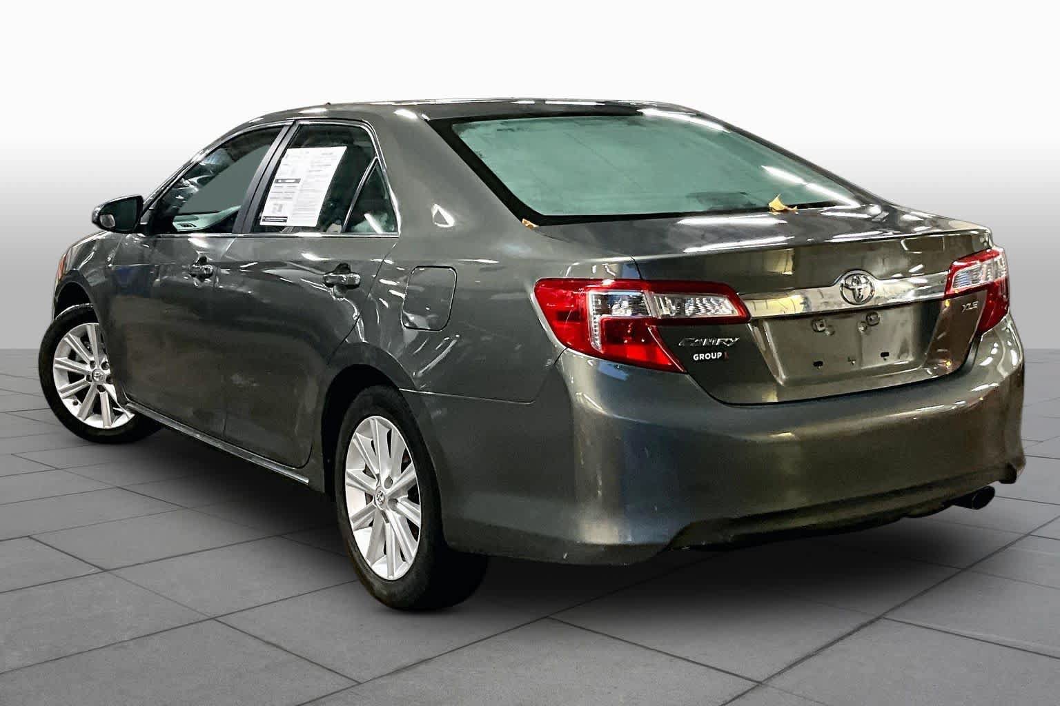 Used 2014 Toyota Camry XLE FWD image 12