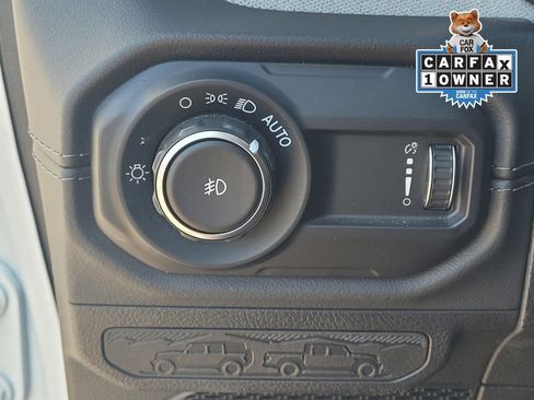Used 2024 Jeep Wrangler Unlimited Sahara AWD/4WD image 19
