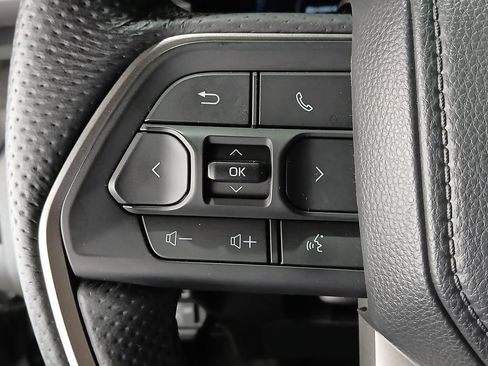 Used 2025 Toyota Tacoma Limited AWD/4WD image 28