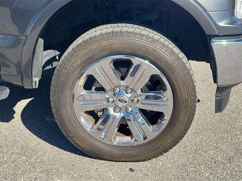 Used 2019 Ford F150 Lariat w/ Equipment Group 502A Luxury image 6