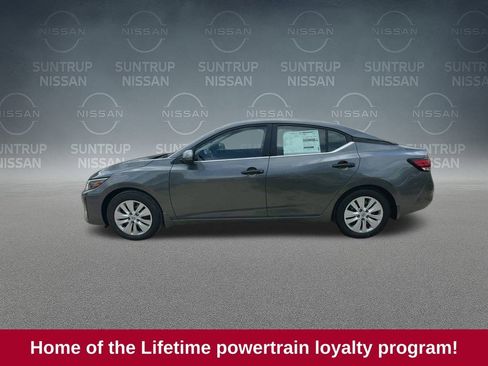 Used 2025 Nissan Sentra S image 5