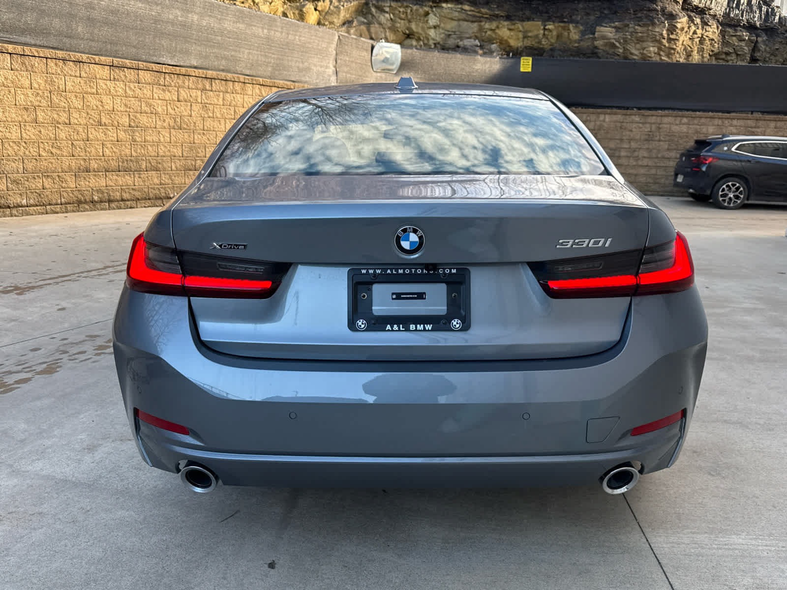 Used 2026 BMW 330i xDrive Sedan w/ Convenience Package AWD/4WD image 4