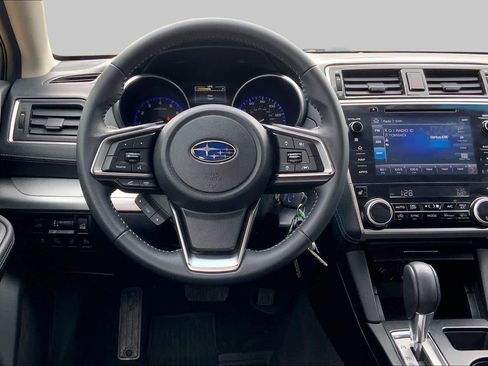 Used 2018 Subaru Outback 2.5i Premium AWD/4WD image 6