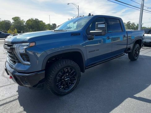 Used 2025 Chevrolet Silverado 2500 LTZ w/ LTZ Plus Package AWD/4WD image 4