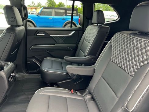 New 2026 GMC Acadia Denali w/ Super Cruise Package FWD image 8