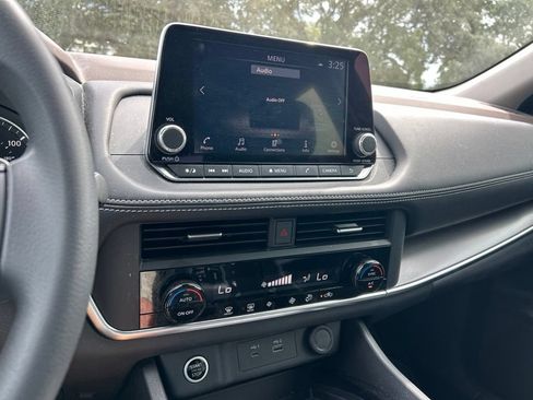 Certified 2023 Nissan Rogue SV FWD image 31