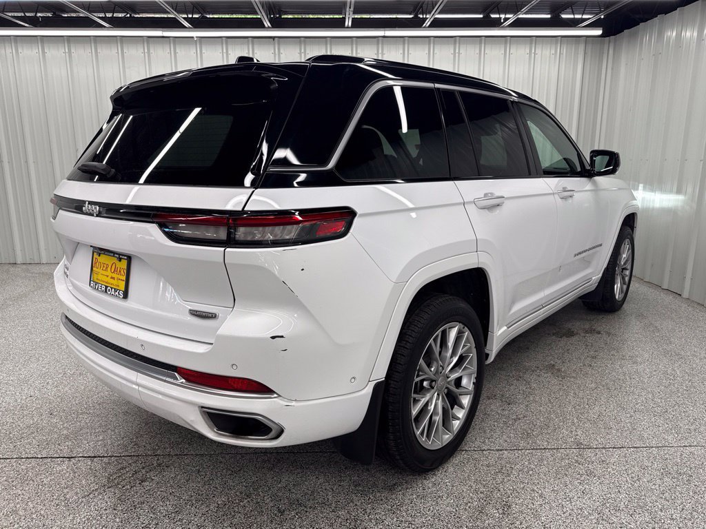 Used 2025 Jeep Grand Cherokee Summit w/ MOPAR Finishing Package AWD/4WD image 6