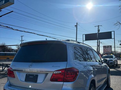 Used 2016 Mercedes-Benz GL 550 4MATIC image 4
