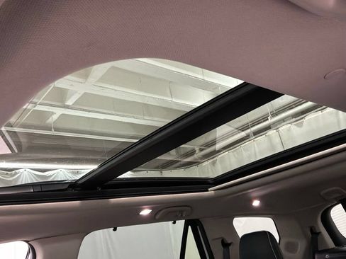 Used 2024 Honda Pilot Elite image 19
