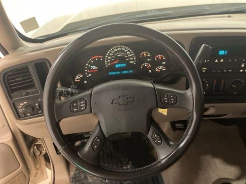 Used 2005 Chevrolet Silverado 2500 LS w/ Heavy-Duty Power Package image 12