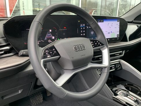 Certified 2025 Audi Q5 Premium w/ Premium Plus AWD/4WD image 4
