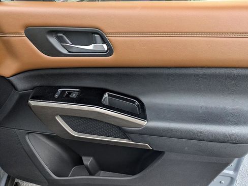 Used 2023 Nissan Pathfinder Platinum w/ Lighting Package (N93) image 36