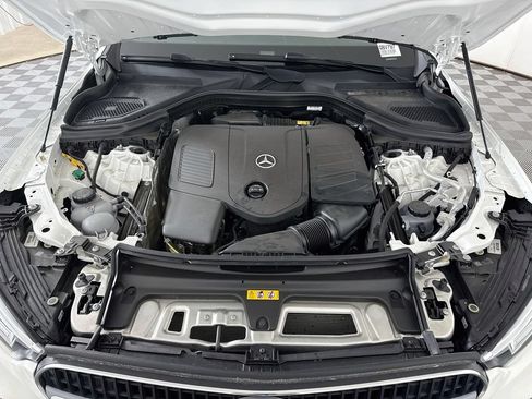Used 2025 Mercedes-Benz GLC 350e 4MATIC image 29