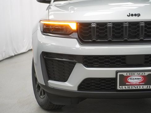 New 2026 Jeep Grand Cherokee Altitude AWD/4WD image 6