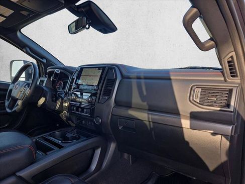 Used 2024 Nissan Titan PRO-4X AWD/4WD image 19