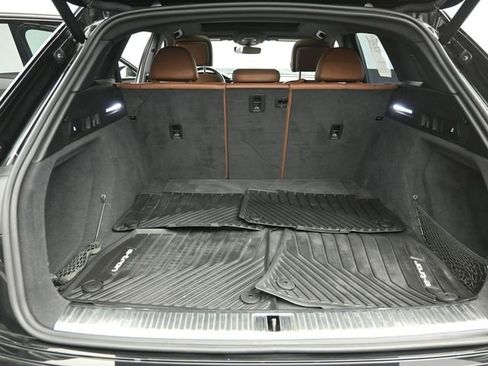 Used 2019 Audi e-tron Prestige w/ Prestige Package image 25