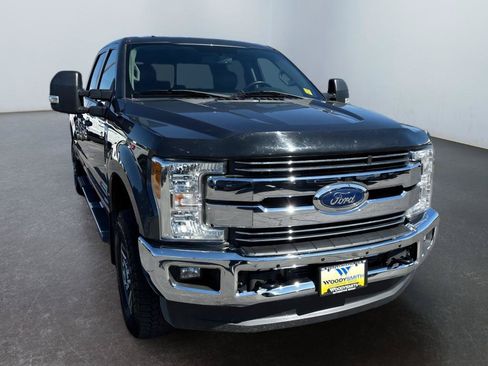 Used 2017 Ford F350 Lariat w/ Lariat Value Package AWD/4WD image 7