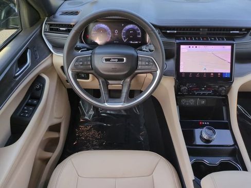 Used 2024 Jeep Grand Cherokee L Limited RWD image 15