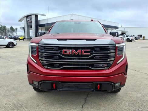 Used 2023 GMC Sierra 1500 AT4 w/ Technology Package image 2