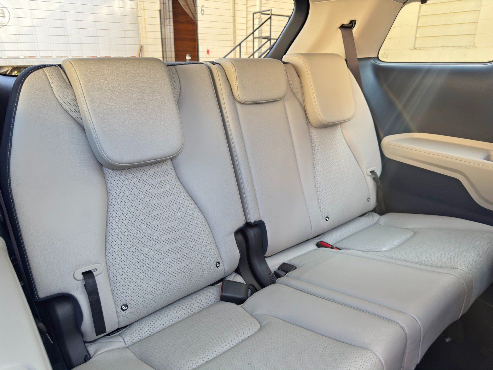 Used 2025 Kia Carnival SX Prestige FWD image 48