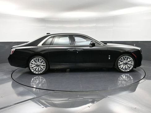 Used 2025 Rolls-Royce Ghost image 9