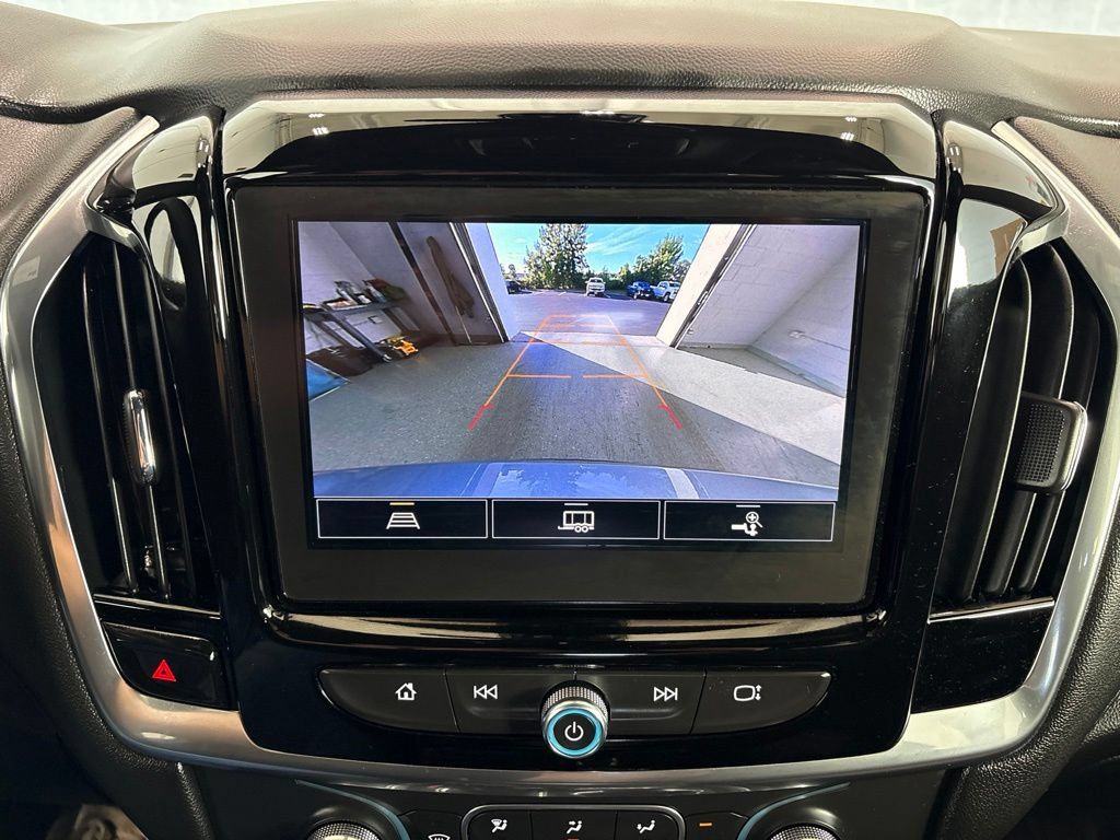 Used 2023 Chevrolet Traverse LT AWD/4WD image 40