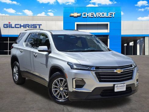 Used 2022 Chevrolet Traverse LT FWD image 1