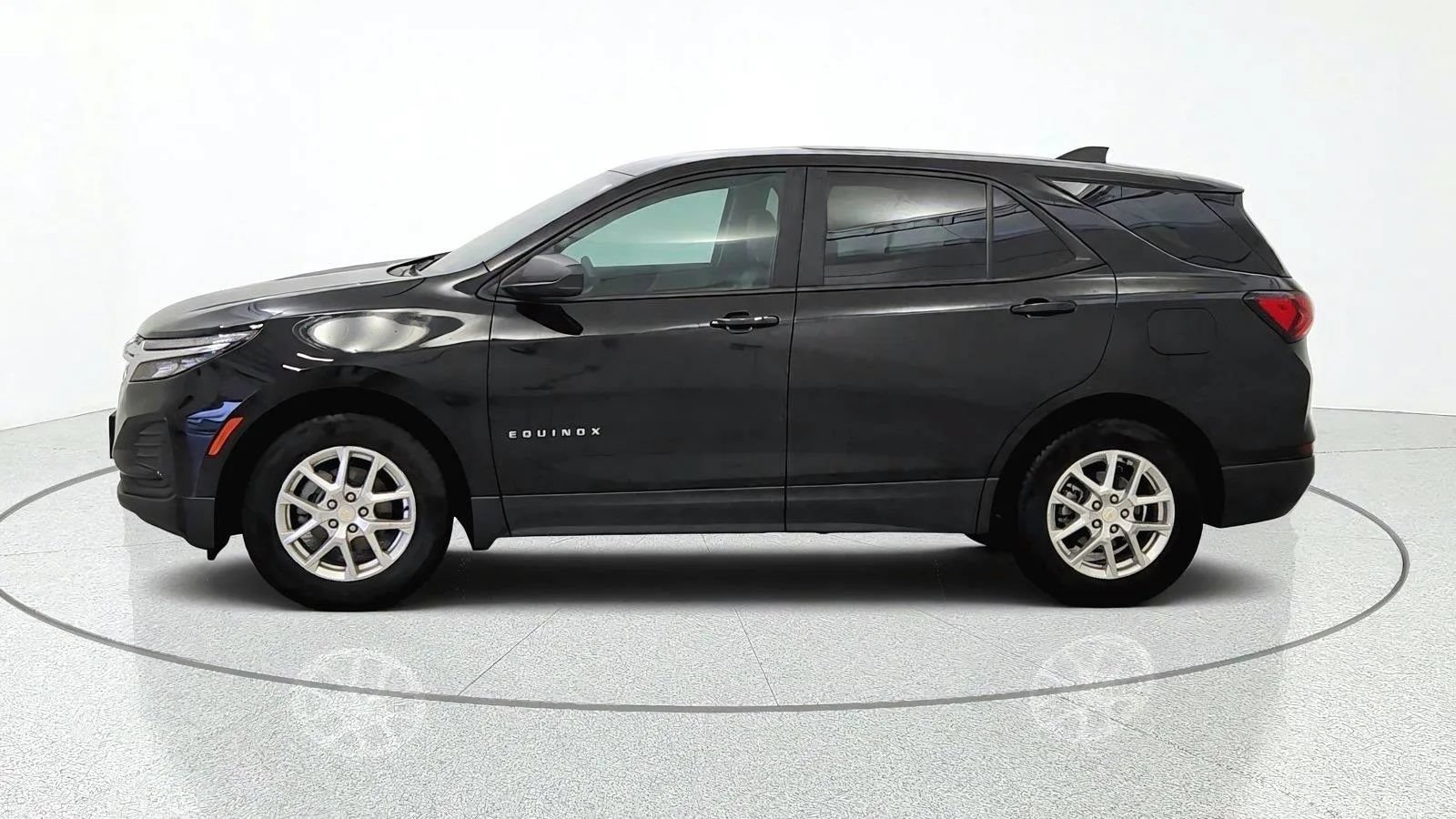 Used 2023 Chevrolet Equinox LS w/ LS Convenience Package FWD image 5