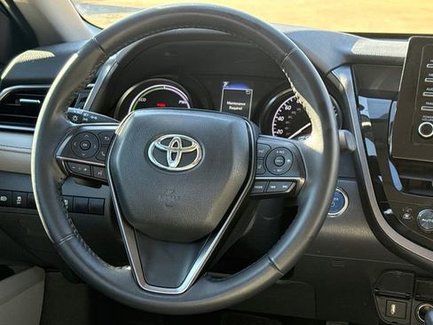 Used 2024 Toyota Camry SE image 13