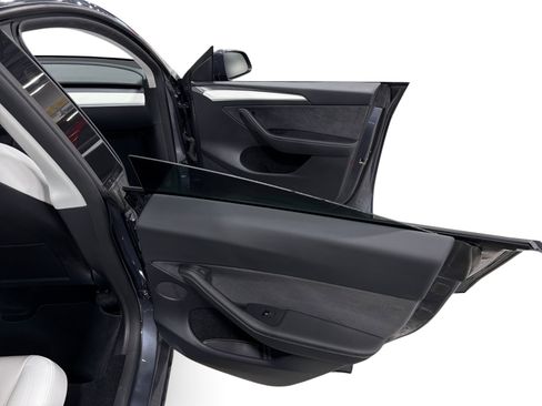 Certified 2023 Tesla Model Y Long Range AWD/4WD image 12