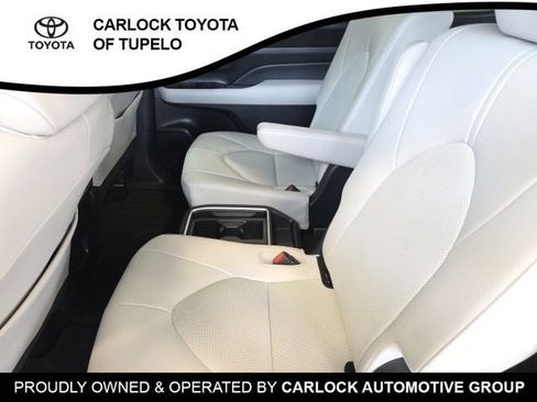 Used 2025 Toyota Grand Highlander FWD image 17