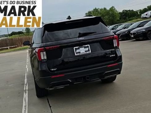 Used 2025 Ford Explorer ST-Line w/ ST-Line Street Pack AWD/4WD image 7