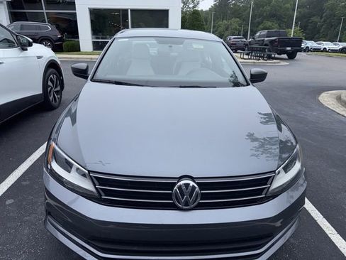 Used 2015 Volkswagen Jetta Sport FWD image 18