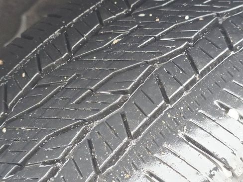 Used 2023 Buick Enclave Essence w/ LPO, Touring Package image 10