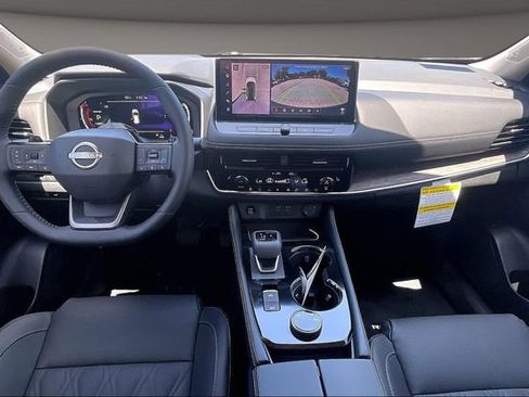 New 2026 Nissan Rogue Platinum w/ Tech Package AWD/4WD image 5
