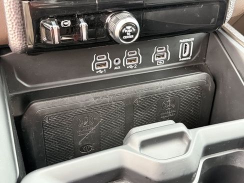 Used 2025 RAM 1500 Limited AWD/4WD image 32