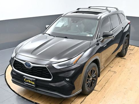 Used 2021 Toyota Highlander XLE AWD/4WD image 47