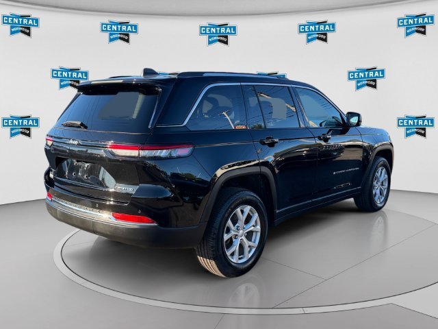 Certified 2023 Jeep Grand Cherokee Limited AWD/4WD image 6